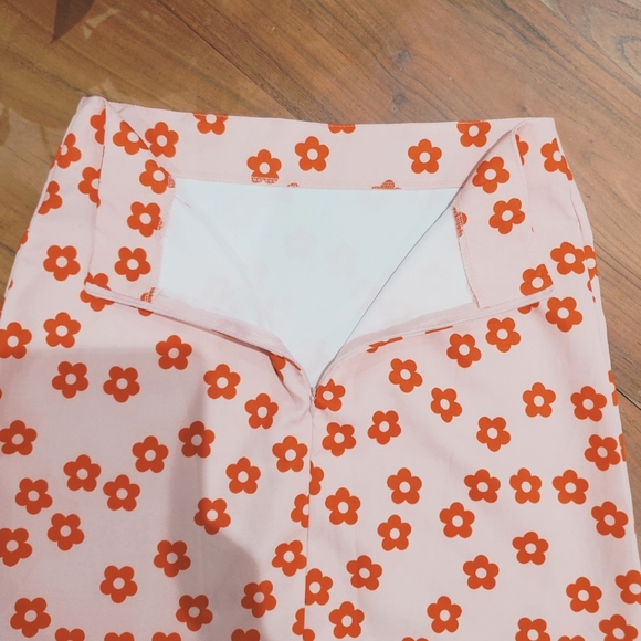 Vintage Red Daisy Mini Skirt 70's Inspired - Picture 7 of 10